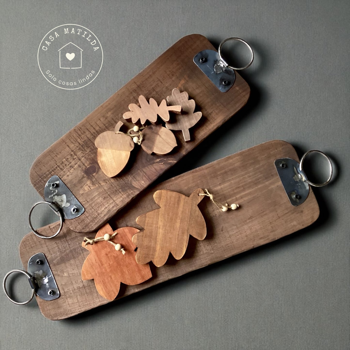Set 2 charolas de madera con herraje