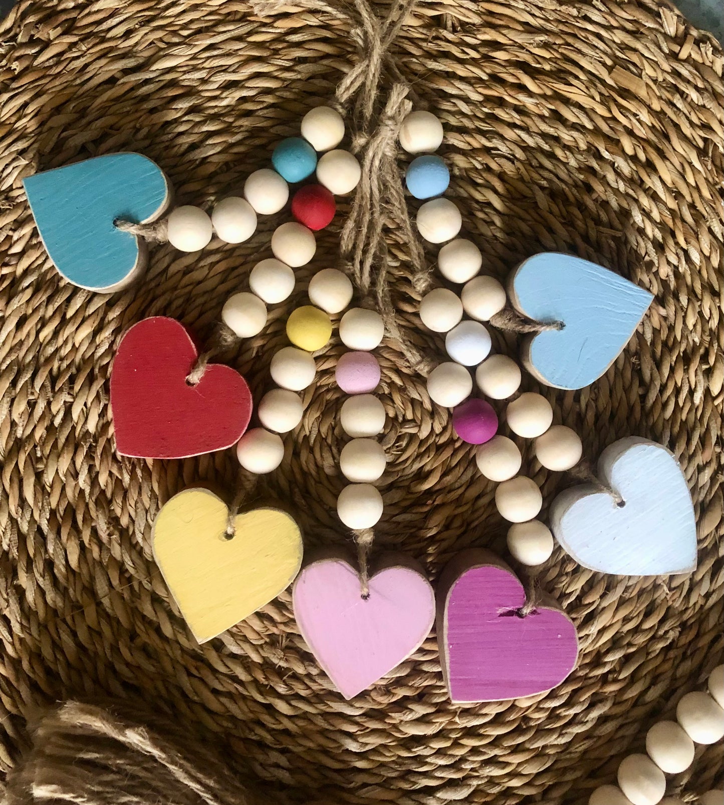 Llavero corazón con cuentas de madera
