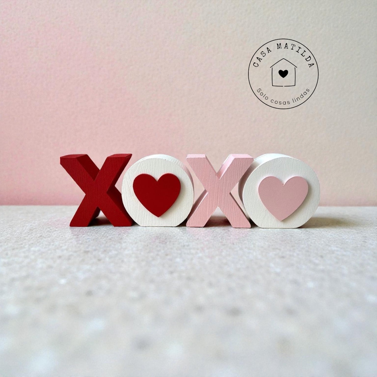 Xoxo de madera en rojo